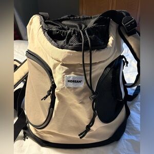 HIDREAM FRONT FACING PET CARRIER. COMES WITH STORAGE BAG. USED TWICE.